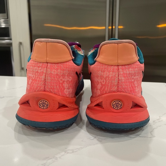 Men’s Nike Kyrie Low 4 Basketball Shoes Size 9 - CZ0105-600 - Picture 5 of 7